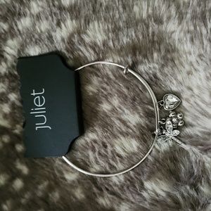 Dragonfly charm bracelet (silver tone)